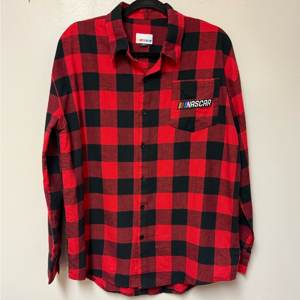 FOCO NASCAR Limited Edition long-sleeve button-up flannel shirt NWOT Size M